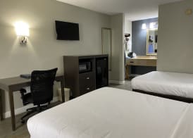 Baymont by Wyndham Wilmington 5