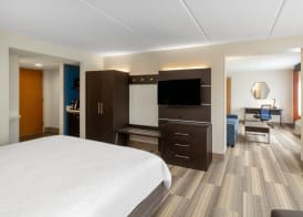 Holiday Inn Express & Suites BLUFFTON @ HILTON HEAD AREA by IHG 5