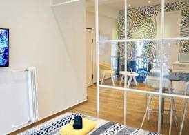Charming Sunny Studio in Athens 3