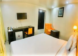 Oakspring Hotel & Luxury Suites 5