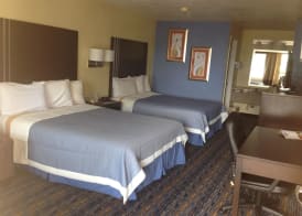 Days Inn by Wyndham Near Seaworld San Antonio 4