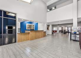 Comfort Suites London South 4