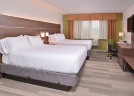Holiday Inn Express & Suites STEVENS POINT by IHG 4