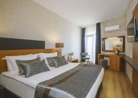 Qinn Hotels 2