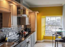 Royal Mile Apartments by Joivy 4