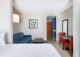 Holiday Inn Express & Suites SPRING HILL by IHG 3