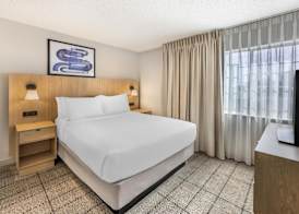 Sonesta Simply Suites Las Vegas Convention Center 5