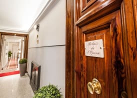Relais de l'Opera 2