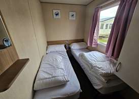 3 Bed Caravan Sleeps 6 with Parking 4