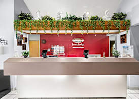 Econo Lodge London North 4