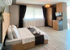 WeNirvana Suit Hotel 3