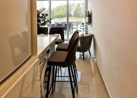Phaedrus Living - Seaside Deluxe Flat Harbour 107 4
