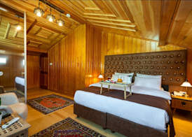 Wonder Wood Hotel 4