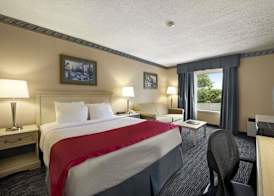 Ramada by Wyndham Trenton 3