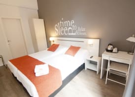 Hostal Live Barcelona 4