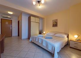Hotel Aurora 4