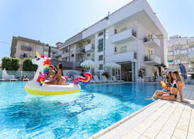 Hotel Giovanella 5