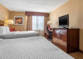 Clarion Hotel Conference Center on Lake Erie 5