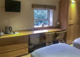 The Hoops Inn & Country Hotel 5