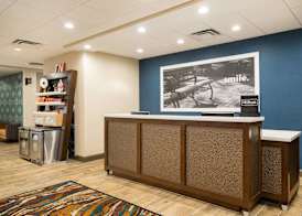 Hampton Inn Newport 4