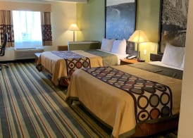 Super 8 by Wyndham Beaumont I-10 College St 5