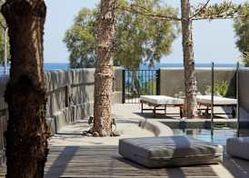 Oscar Beachfront Suites - Adults Only 2