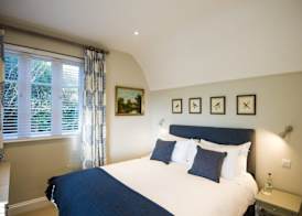 Cowdray Lodge B&B rooms 4