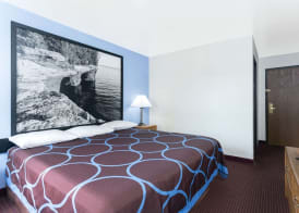 Super 8 by Wyndham Wisconsin Dells 5