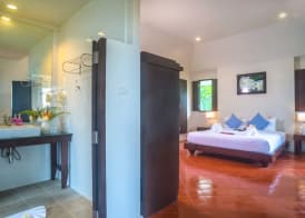 The Hive Hotel 4