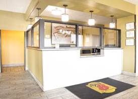 Quality Inn South 4