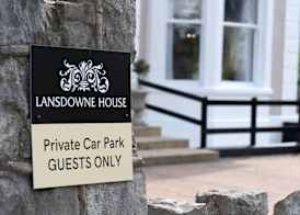 Lansdowne House with Private Car Park 4