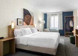 Spark by Hilton Charlotte Airport North 4