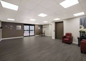 Suburban Studios Milwaukee Airport 5