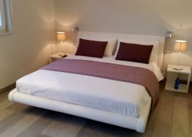 B&B Unique 2