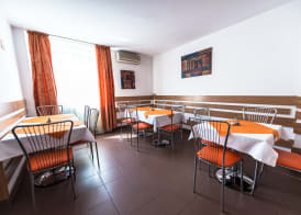 Hotel Est 4