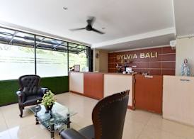 RedDoorz Plus near Mall Bali Galeria 2 3