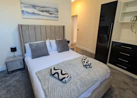 Upperhead Row Apartment 4
