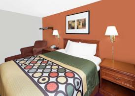 Super 8 by Wyndham Algona 2