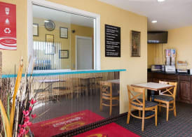 Econo Lodge Fredericksburg near I-95 3