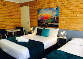 Bosuns Inn Motel 5