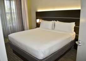 Holiday Inn Express WINDSOR SONOMA WINE COUNTRY by IHG 2