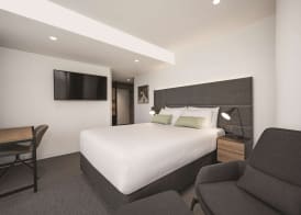 Vibe Hotel Melbourne 5