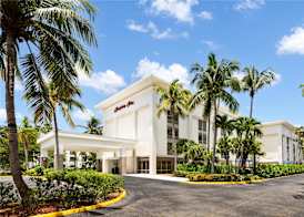 Hampton Inn Naples/Central 2
