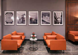 Radisson Hotel Nola Naples 4
