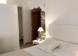 La Maison des Vendangeurs - TABLE D'HÔTES le soir du jeudi au dimanche- Jacuzzi - Balnéo SPA - ACCES PISCINE pour toutes les chambres sauf STUDIO COQUET- Piscine de mai à mi-octobre 3