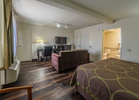 Super 8 by Wyndham El Paso Airport 2