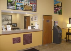 Super 8 by Wyndham Ottawa Starved Rock 2