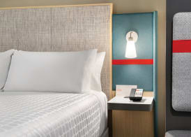 avid hotels - Orlando International Airport by IHG 5