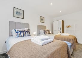 St Martins House Luxury Apts. Ruislip 4