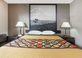 Super 8 by Wyndham Bremerton 3